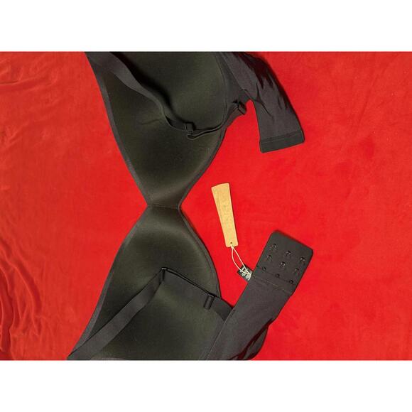 Skims Wireless Form Push Up Bra Color Onyx Size 38DDD - Picture 2 of 3